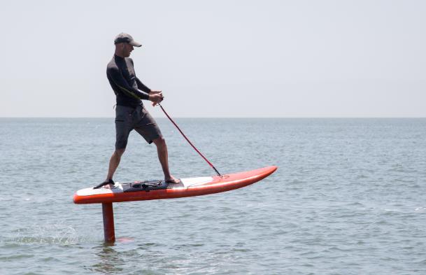 What Sets a Motorized Hydrofoil Board Apart from Traditional Boards?